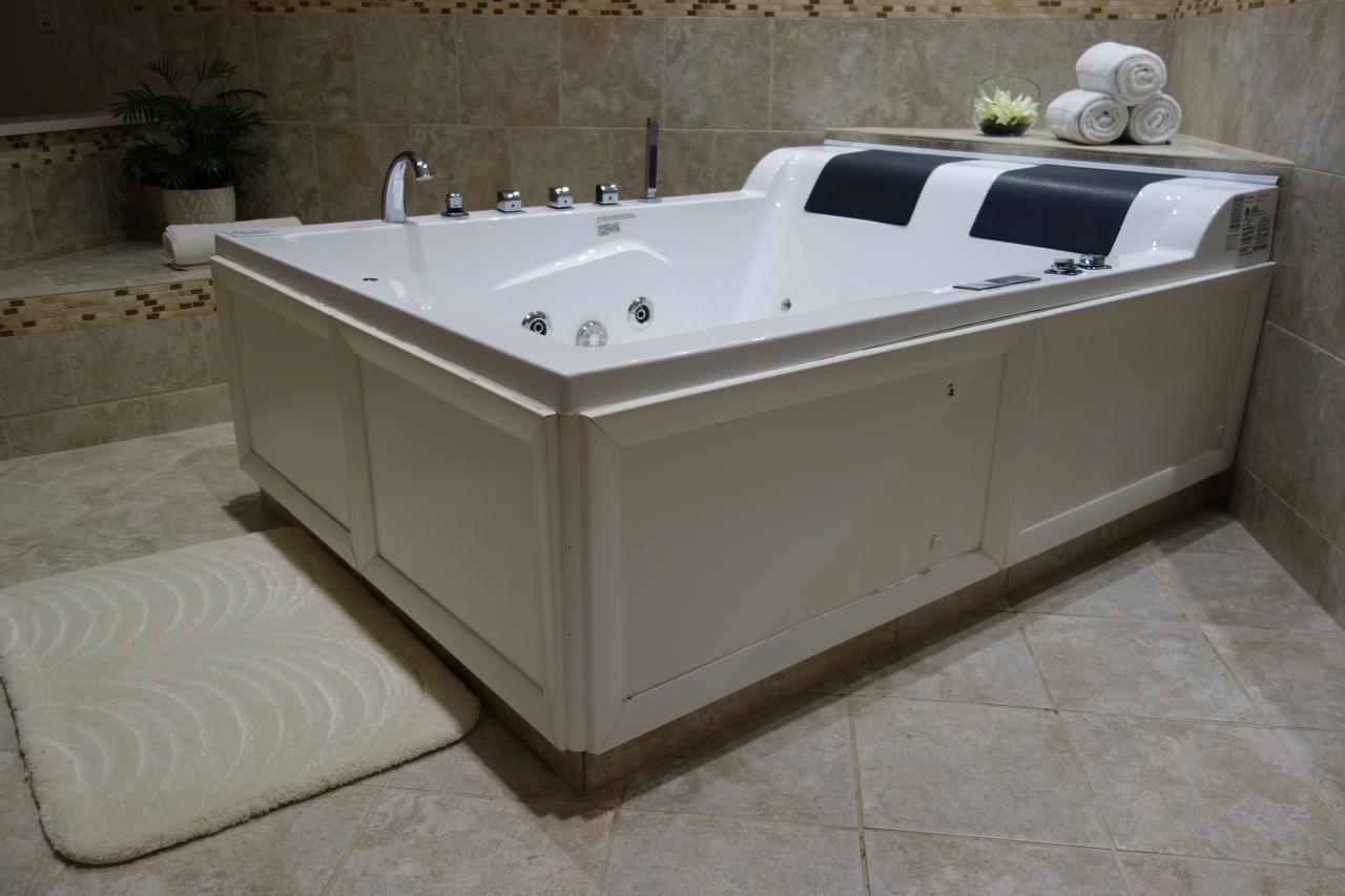 Sybaris Pool Suites Northbrook - Adults Only เกลนวิลล์ ภายนอก รูปภาพ